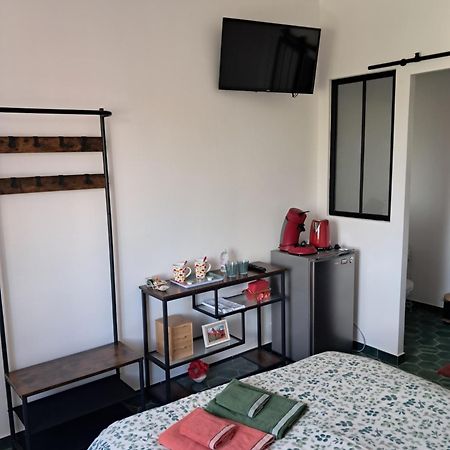Gentil Coquelicot Apartment Мирпоа Екстериор снимка