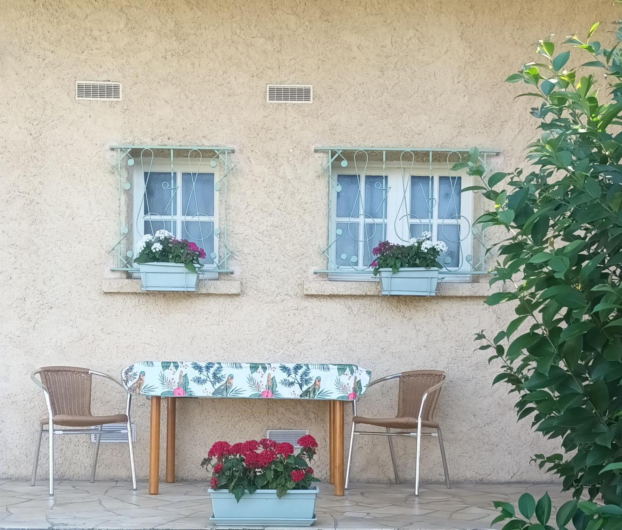 Gentil Coquelicot Apartment Мирпоа Екстериор снимка